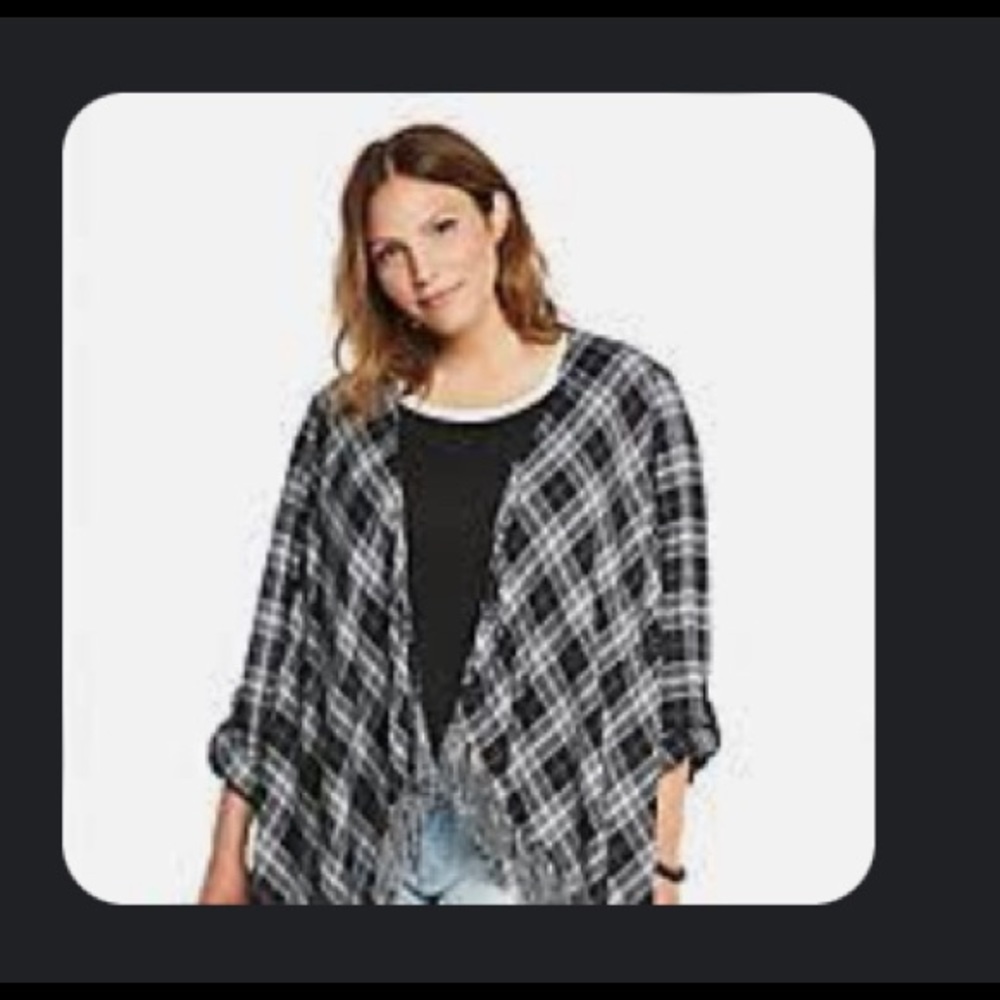Torrid 1x plus boho kimono black white plaid with fringe